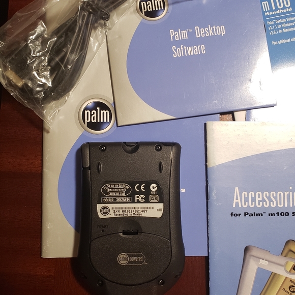 Palm m100 Handheld PDA,Sync Cable,&Software - Picture 2 of 4